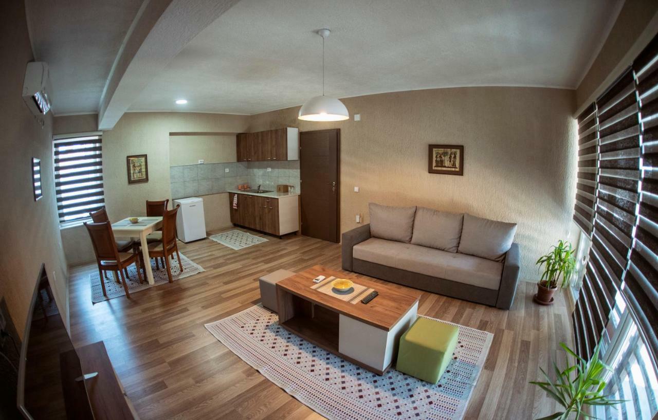 Dionis Rooms & Apartments Prilepo Exterior foto