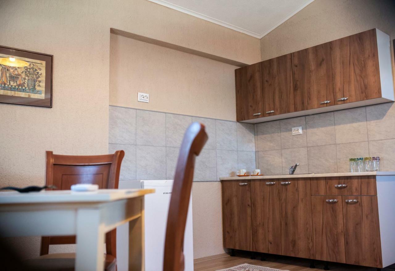 Dionis Rooms & Apartments Prilepo Exterior foto