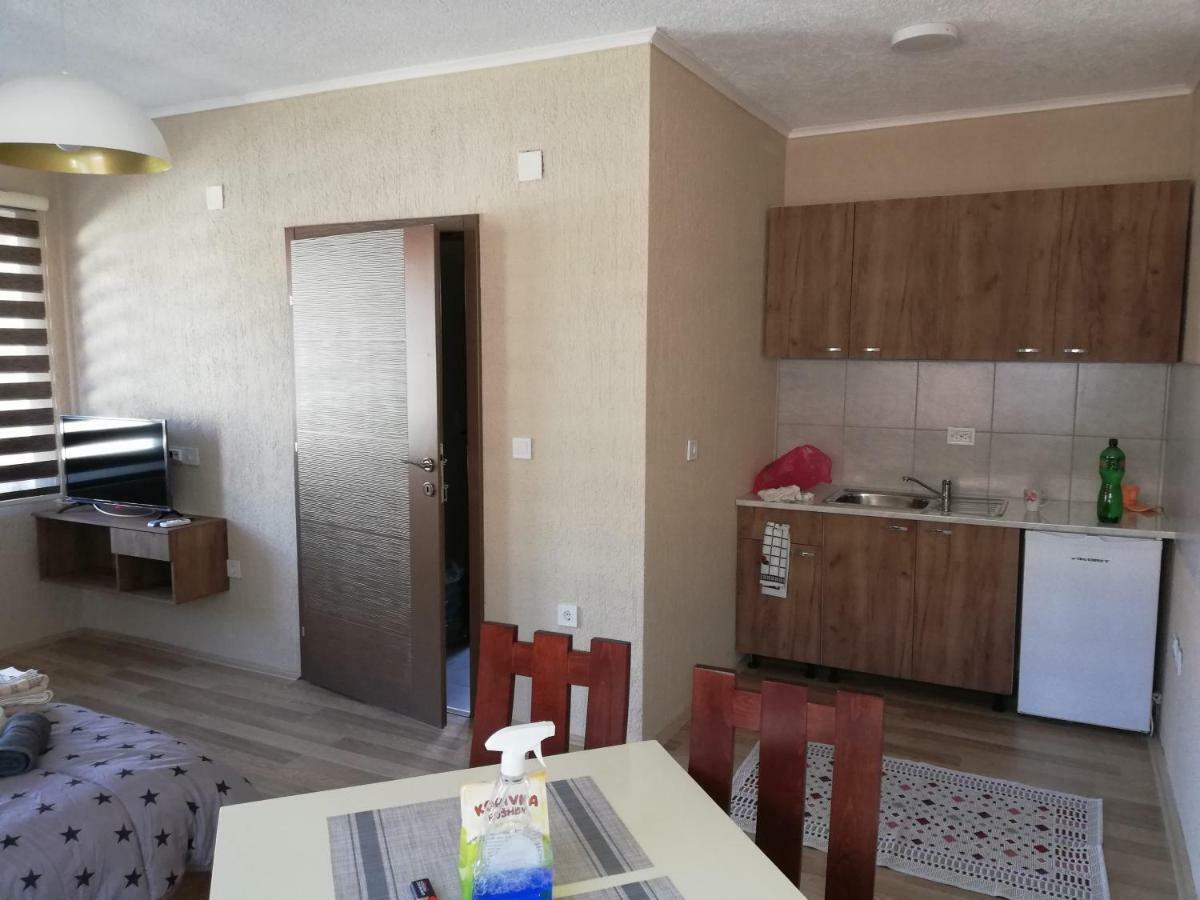 Dionis Rooms & Apartments Prilepo Exterior foto